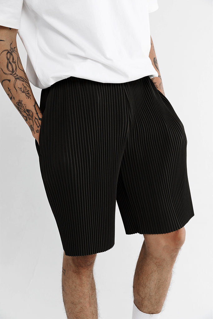 COMMON MARKET HUGO SHORT, OLIVE OR BLACK