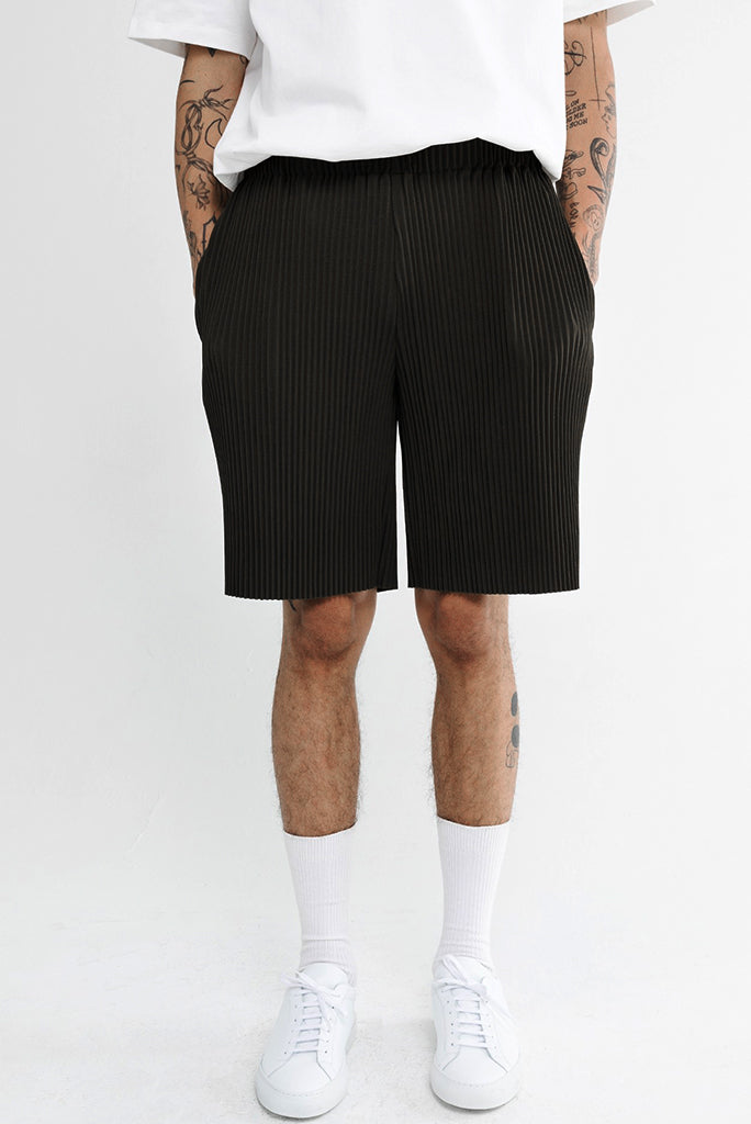 COMMON MARKET HUGO SHORT, OLIVE OR BLACK