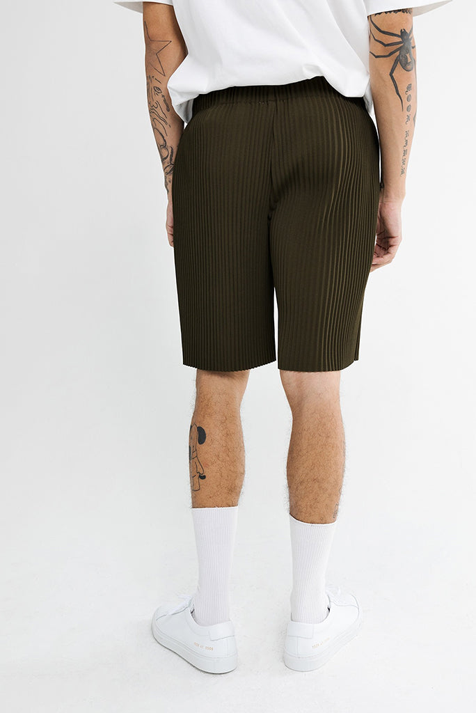 COMMON MARKET HUGO SHORT, OLIVE OR BLACK