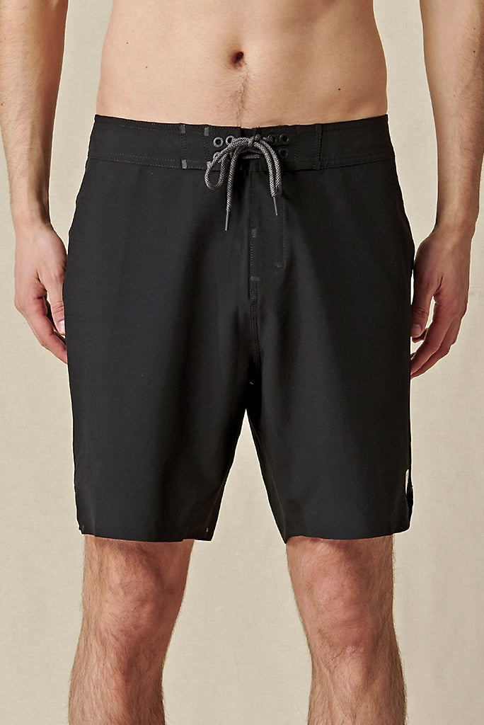GLOBE EVERY SWELL BOARD SHORT, BLACK | ALTER
